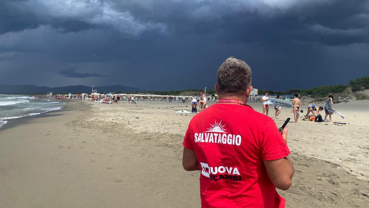 Temporali in arrivo anche sulla costa (foto d'archivio)