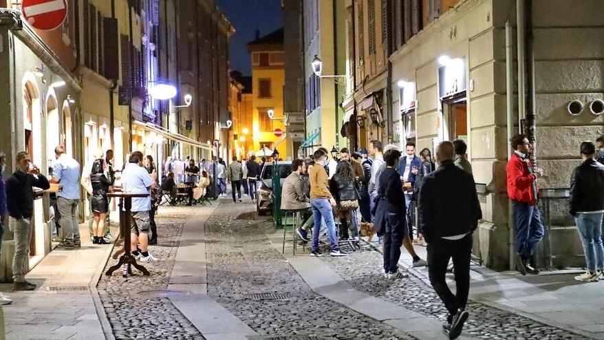 Scoppia l’ennesima rissa in via Gallucci. Alcuni ragazzi vengono presi a bastonate