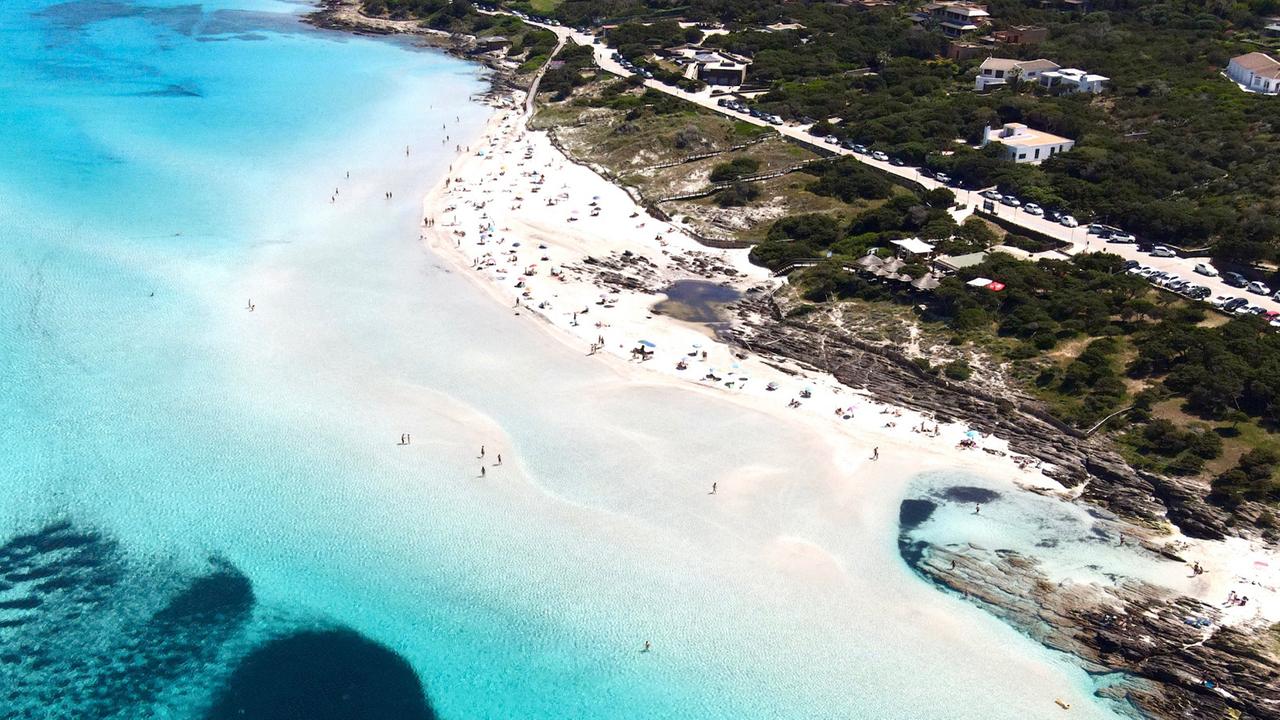 La Sardegna allunga l’estate: boom di prenotazioni a settembre, +16,2% rispetto a un anno fa