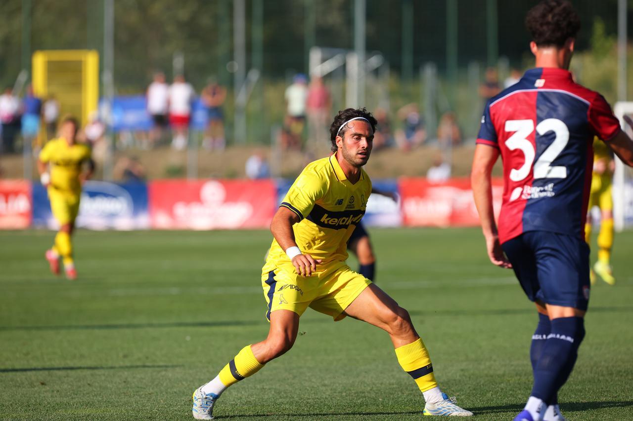 
	Il centrocampista giallobl&ugrave; Alessandro Sersanti ha rinnovato (Foto: Carlo Foschi)

