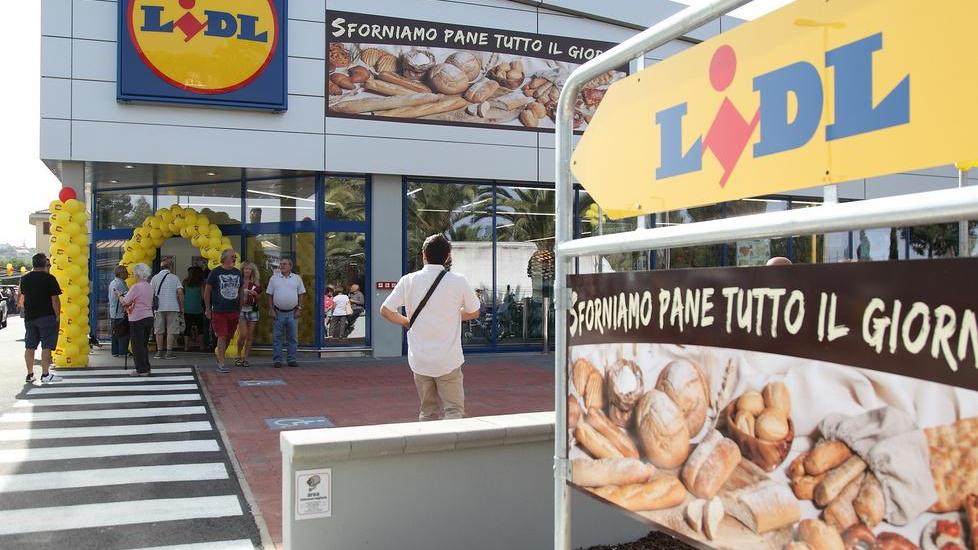Il sindaco inaugura il market Lidl
