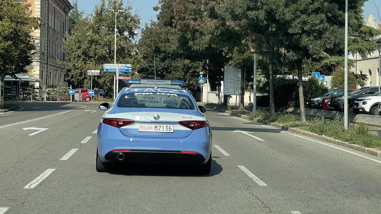 Una volante della polizia (foto d'archivio)