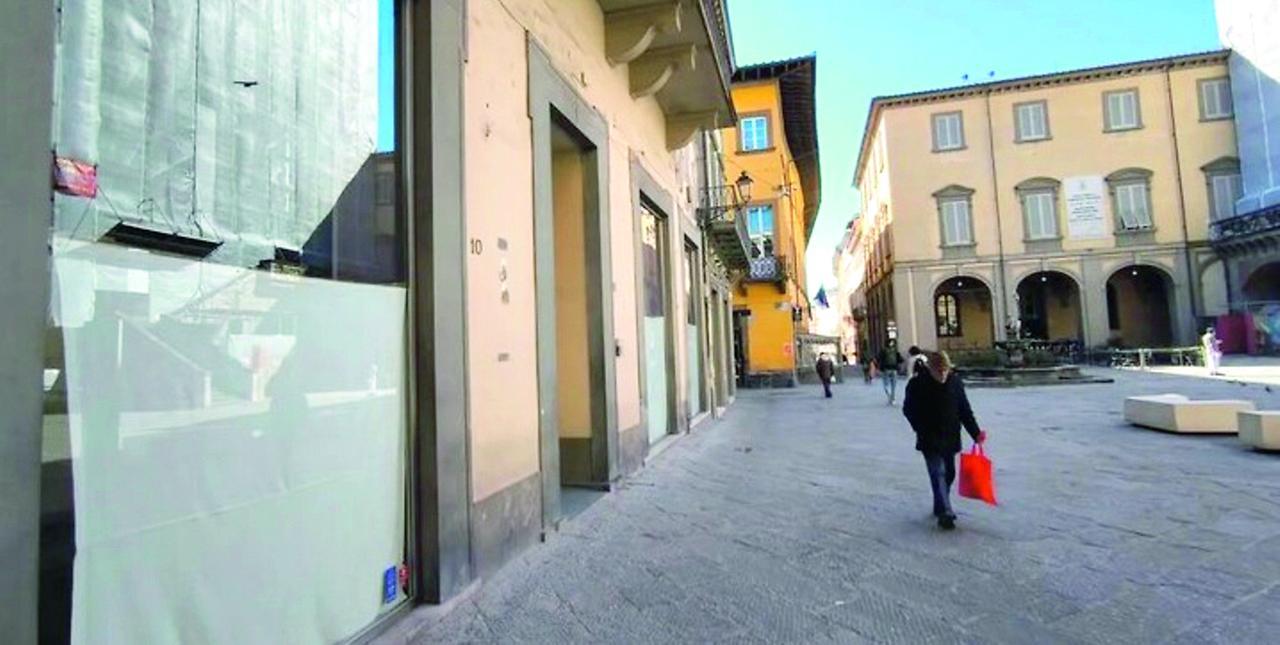 Il Comune di Prato prova a rianimare le strade piene di fondi sfitti