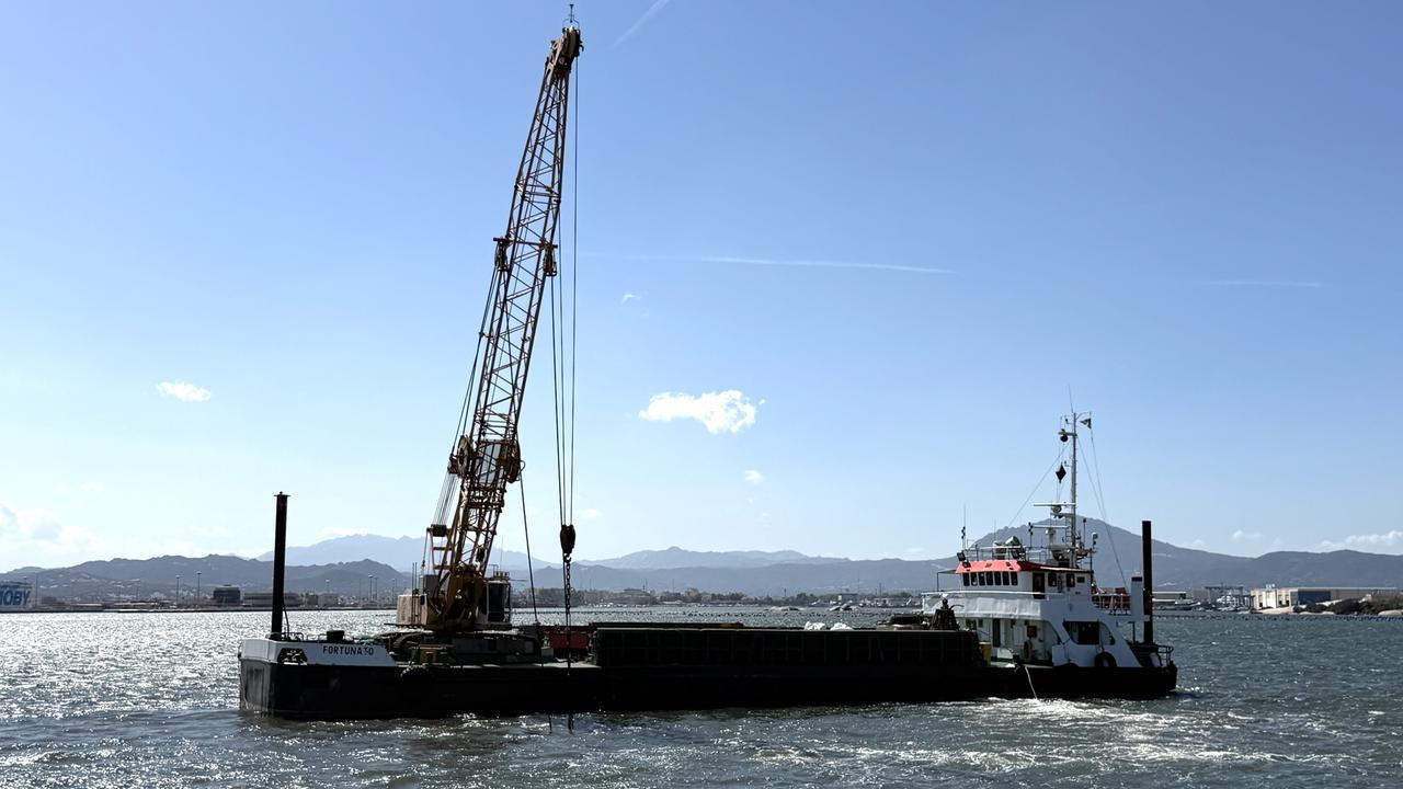 Olbia, arriva la draga Fortunato: al via il livellamento dei fondali del porto industriale