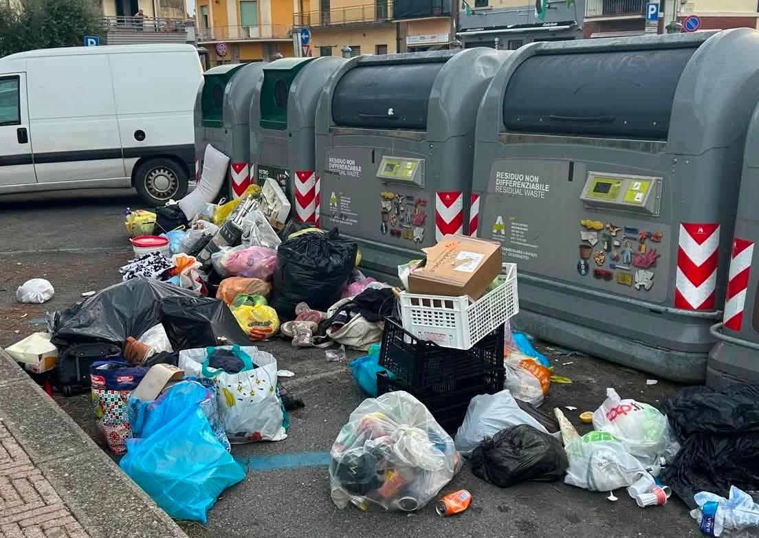 La rivolta sulla gestione dei rifiuti. Dopo la mossa di Montecatini, ci stanno quasi tutti i sindaci della Valdinievole