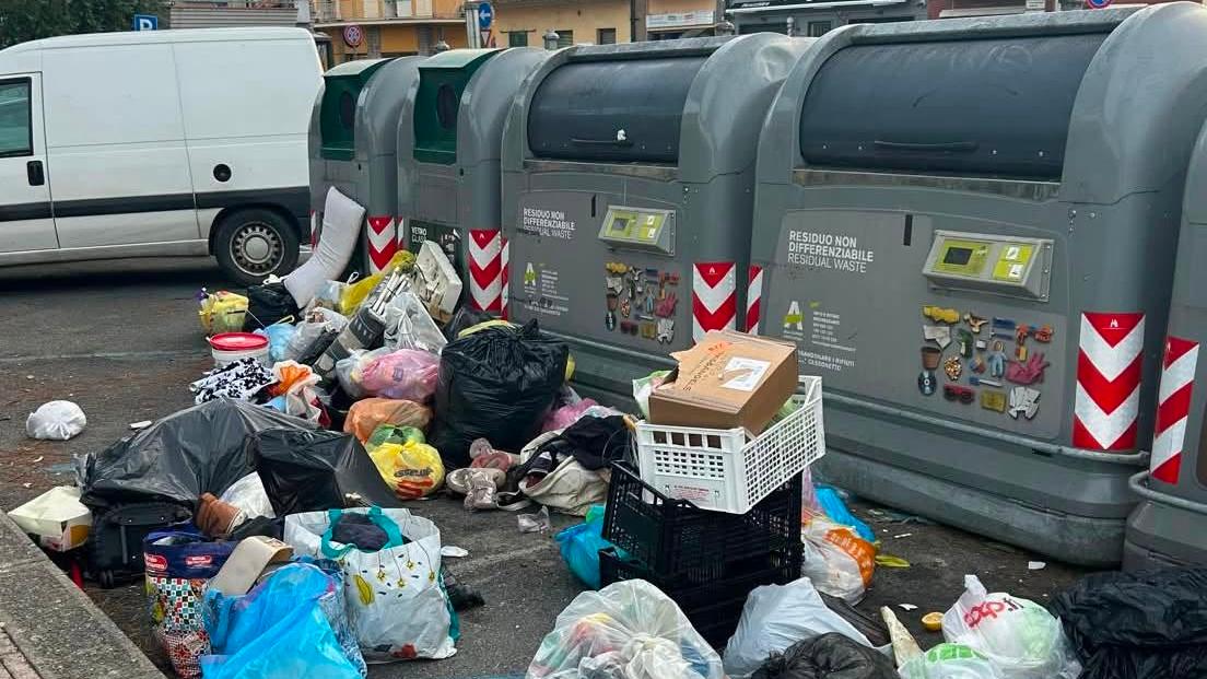 La rivolta sulla gestione dei rifiuti. Dopo la mossa di Montecatini, ci stanno quasi tutti i sindaci della Valdinievole