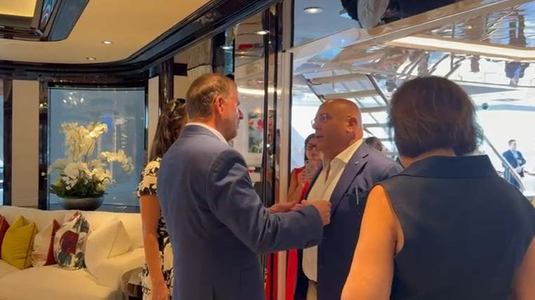 Pecorino Romano, il Consorzio chiede lo stop dei dazi Usa. Il presidente Maoddi: «L’ambasciatore farà da ponte con Trump» – VIDEO