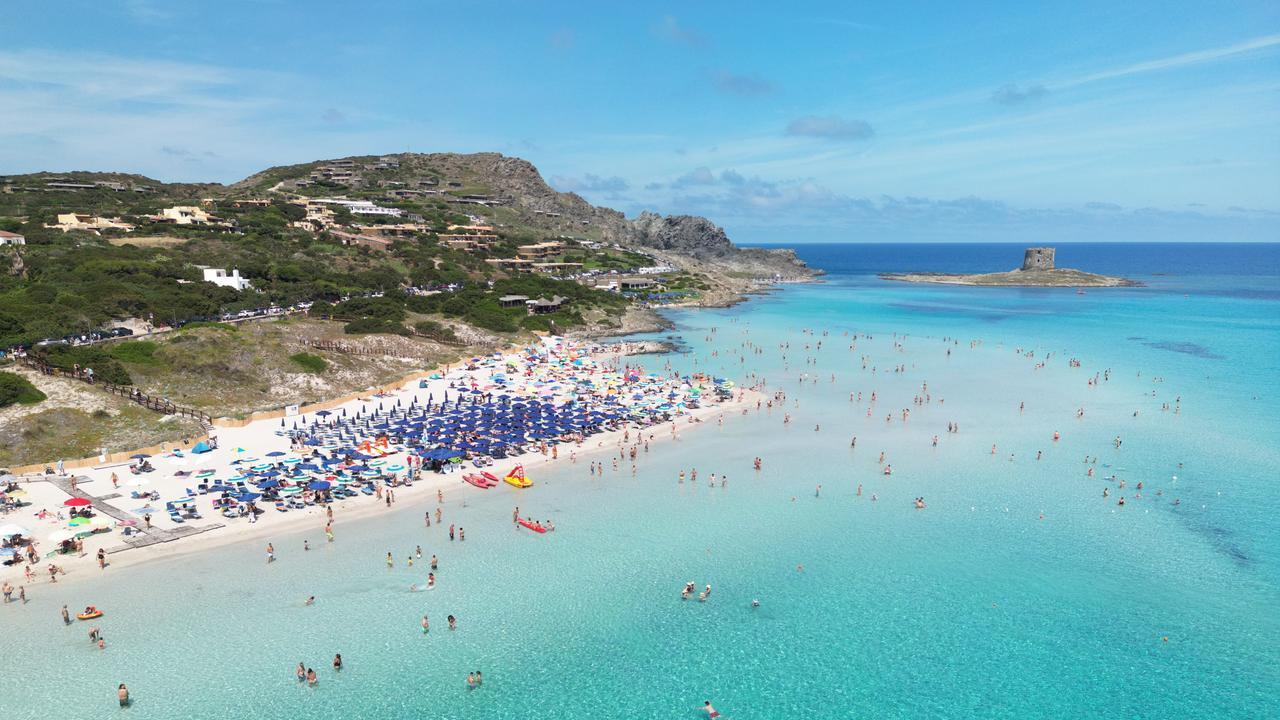 
	L'aggressione &egrave; avvenuta in una spiaggia vicino alla Pelosa

