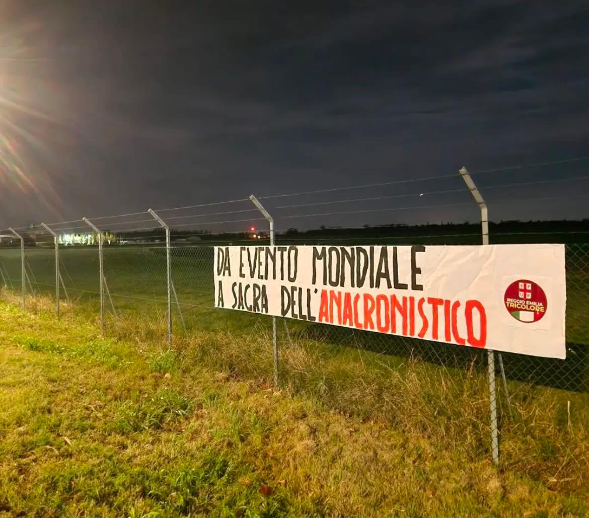 Reggio Emila, striscione contro la Festa dell’Unità, Gazza: «Si muovono di notte come novelli squadristi»