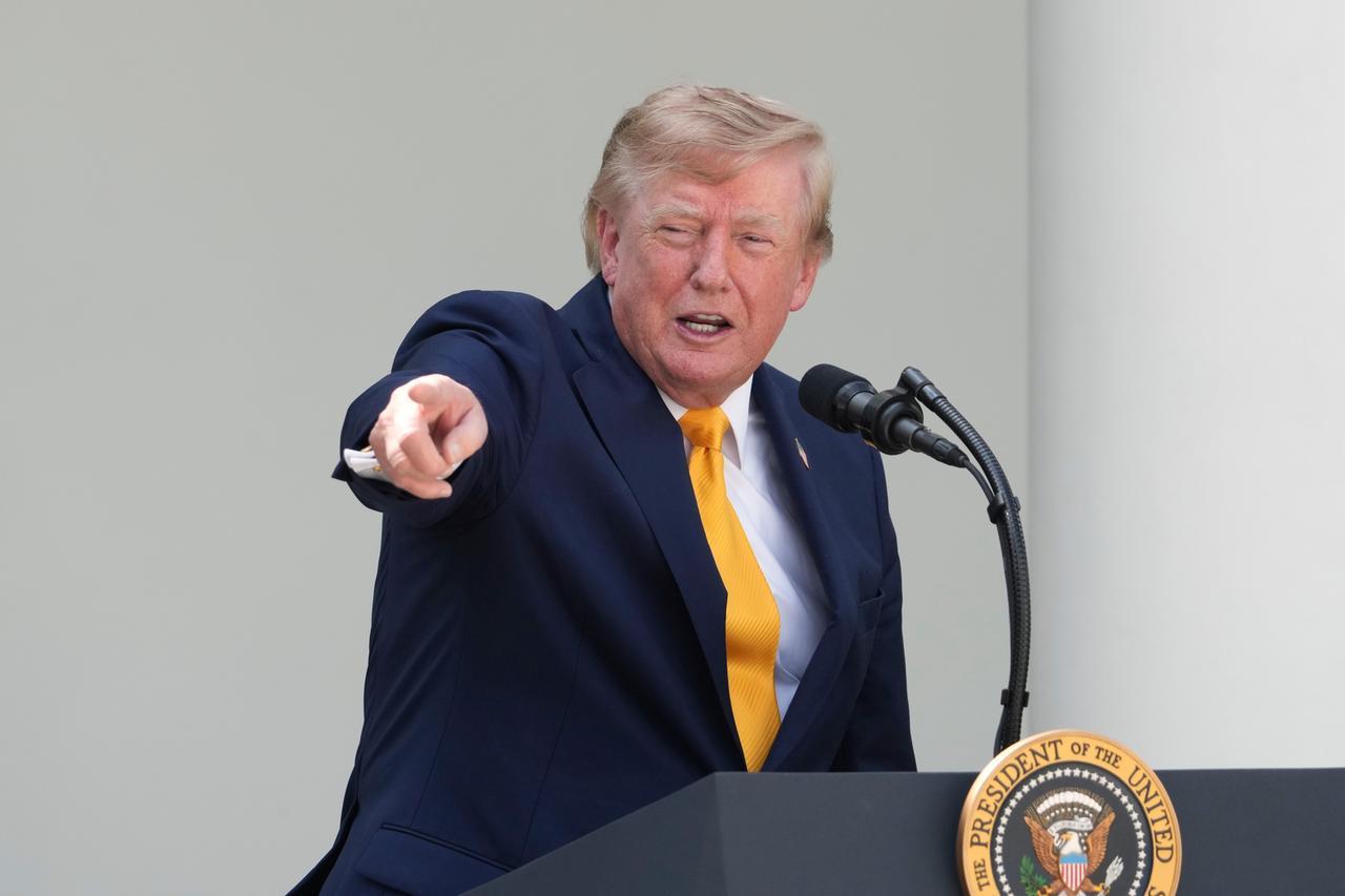 Trump choc, sospese le domande per i visti di immigrazione – Ecco che cosa sappiamo