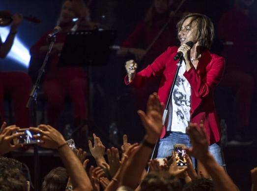 Gianna Nannini scatenata durante uno dei suoi concerti