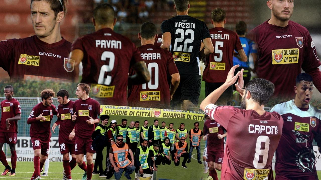 Le maglie del Pontedera con sponsor "Corpo Guardie di Città"