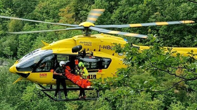 Cade con la bici nel bosco sull'Appennino parmense: ragazzino ferito
