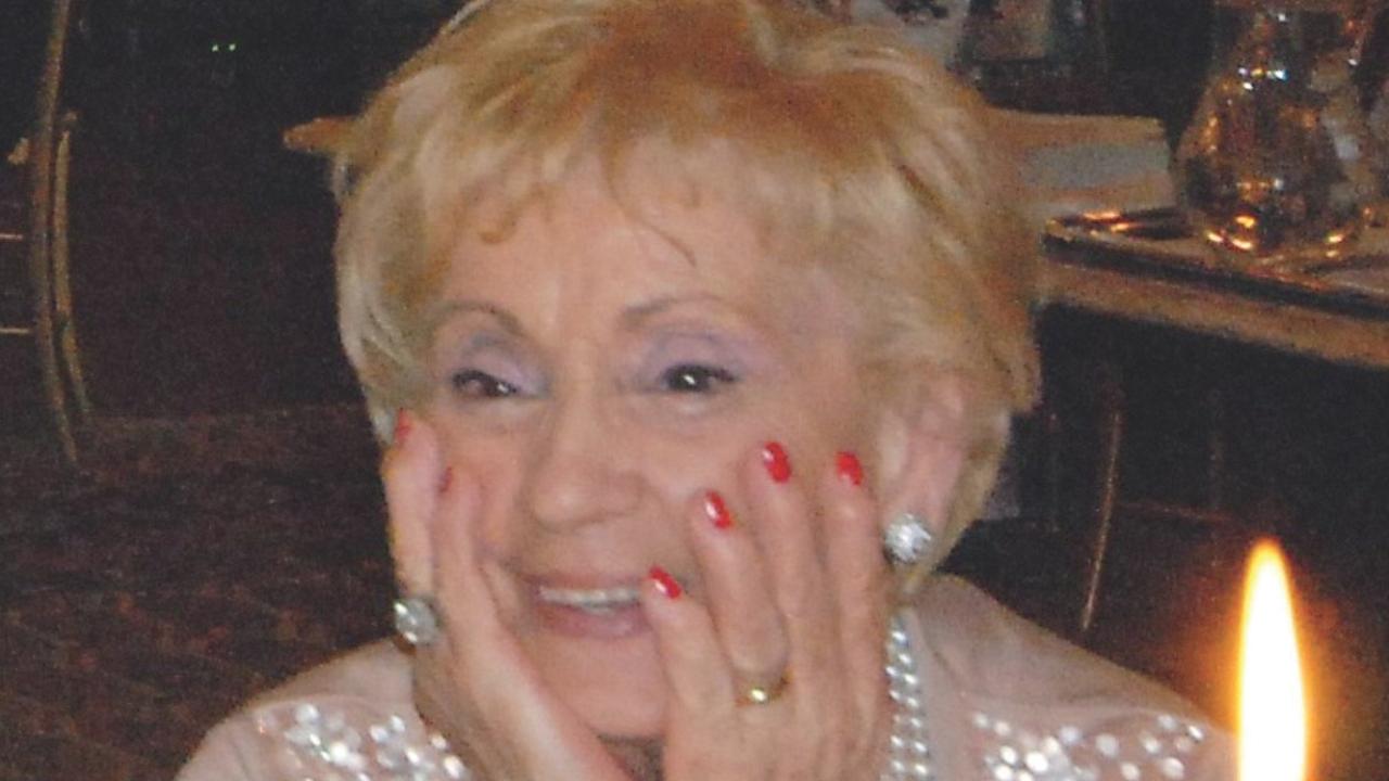 Grosseto: addio a Carla Luzzetti, la “sorellina” dell’antiquario Gianfranco