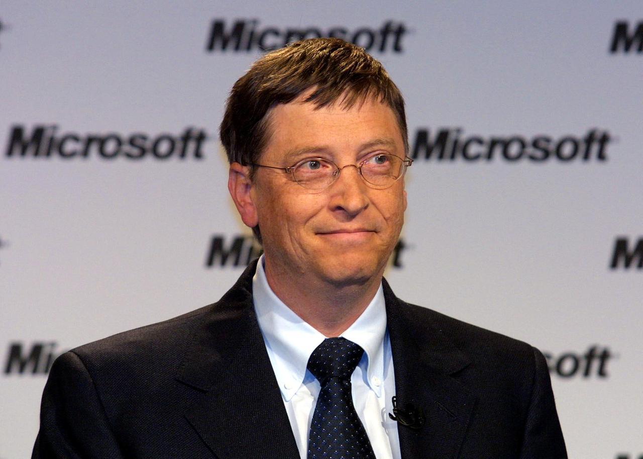 MICROSOFT: UE\, NEGOZIATI FALLITI, CONDANNA MERCOLEDI'
20040318 - ECO - BRUXELLES - MICROSOFT: UE\, NEGOZIATI FALLITI, CONDANNA MERCOLEDI' -  Una recente immagine del fondatore di Microsoft Bill Gates. I negoziati tra Microsoft e l'antitrust europeo per evitare la condanna del colosso  statunitense per abuso di posizione dominante sono falliti definitivamente. Mercoledi' prossimo la Commissione adottera' i relativi provvedimenti.   ARCHIVIO ANSA / DAN LEVINE / KLD