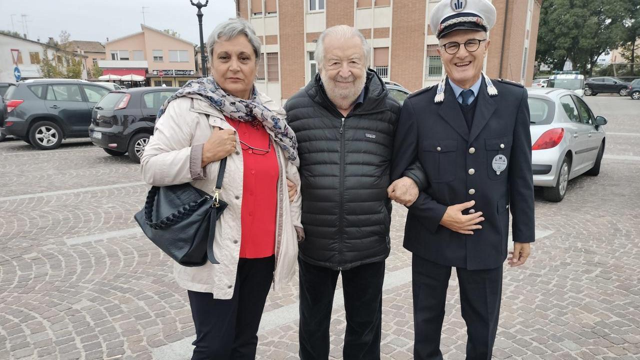 Mesola, dopo 42 anni il comandante Formigoni saluta la Polizia locale
