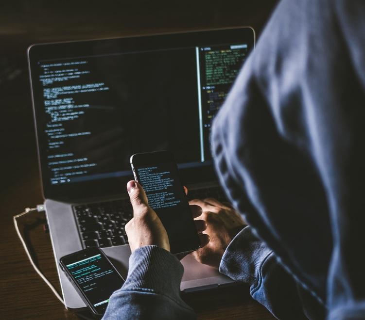 Massa, credeva fosse la app della banca: spariti dal conto 50mila euro. Era l'eredità della mamma