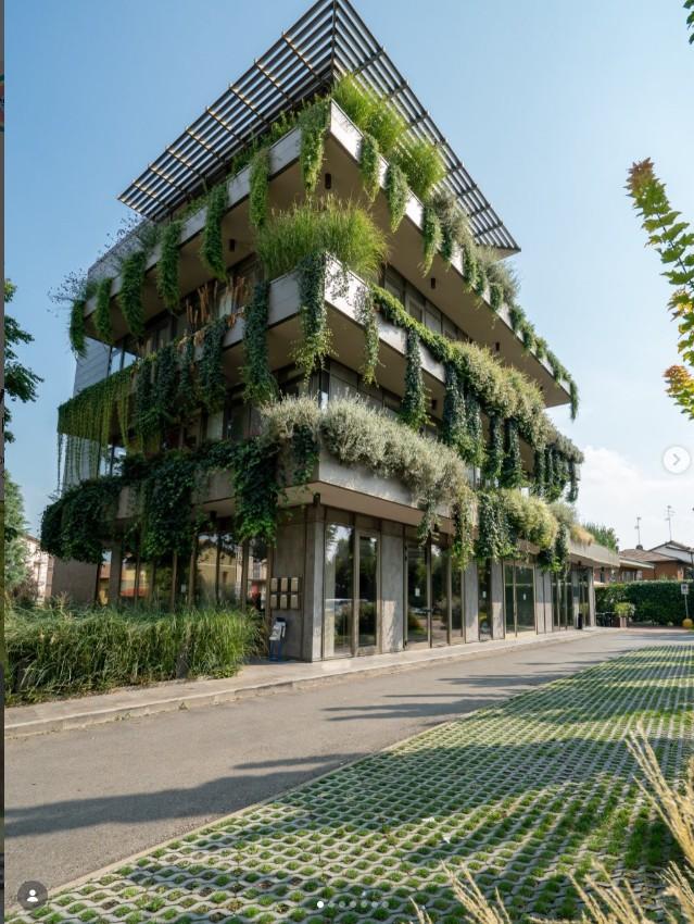 Torna il Vintage Pride Market: appuntamento da Liquidi su Misura, il primo rooftop bar di Reggio Emilia