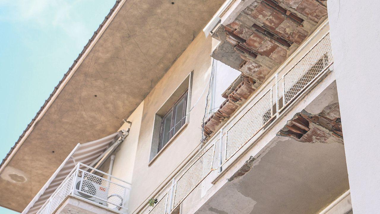 
	Il balcone crollato in via Bonomo&nbsp;


