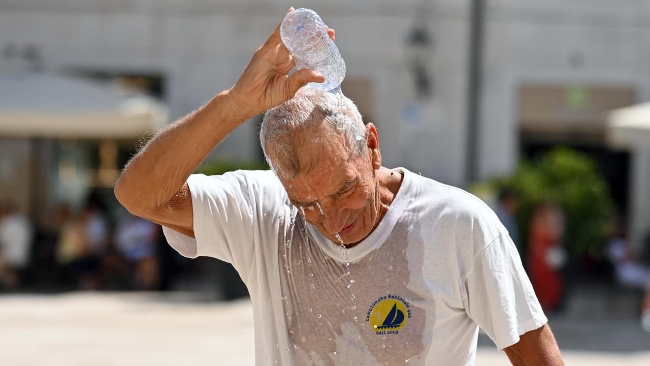 Sardegna rovente, è arrivata la quinta ondata di caldo estremo: punte fino a 45 gradi e polvere dal Sahara, domani il picco – La situazione