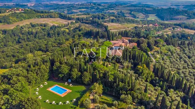 La villa nel comune di Peccioli (dal sito di Idealista)