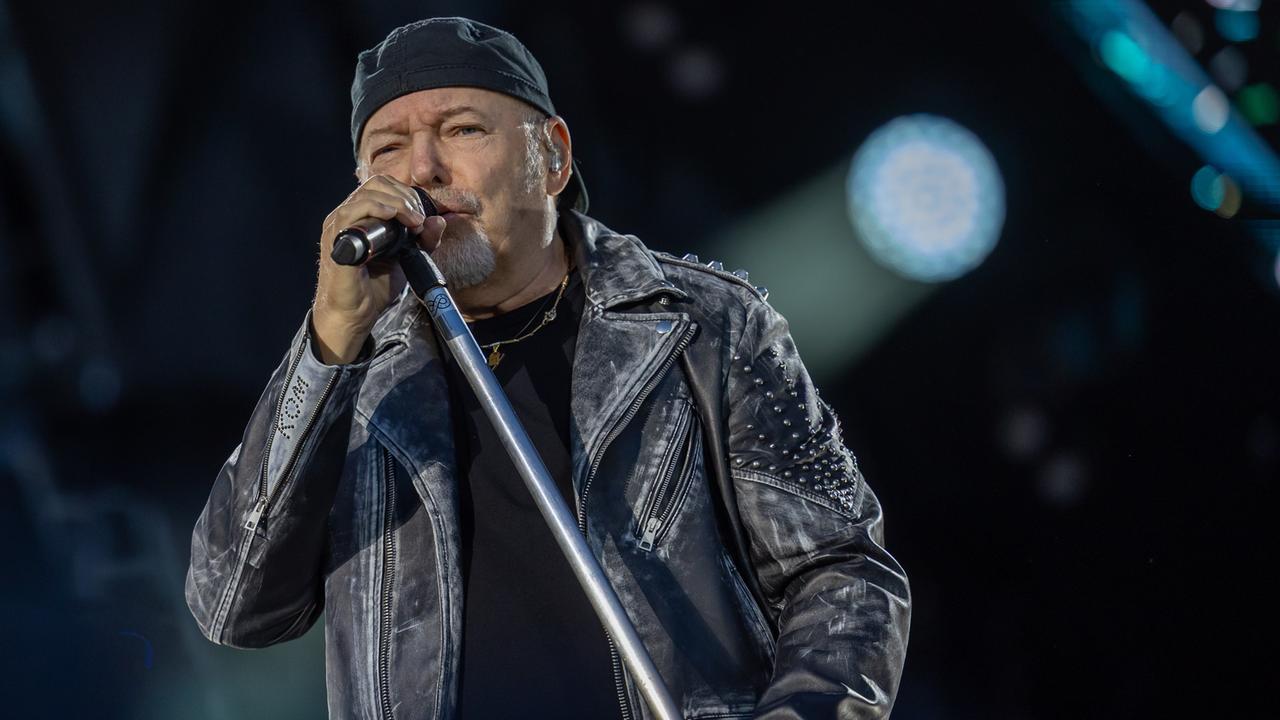 Vasco Rossi, il ricordo della Sardegna: «Qui, 44 anni fa, nacque Vita spericolata» – VIDEO
