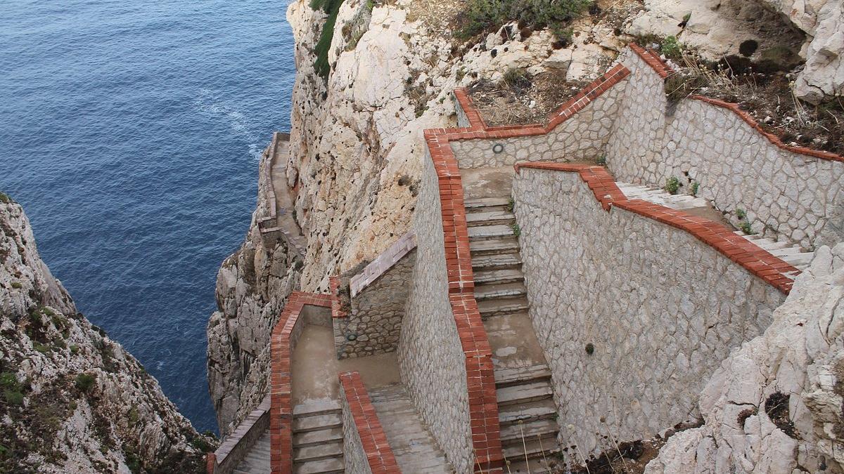 Ad Alghero caldo record e malori, chiusi alcuni siti turistici – Ecco quali