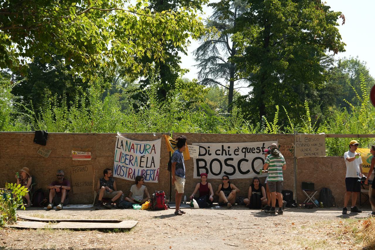 Bosco Ospizio, l’annuncio degli attivisti: «Conad è disposto a incontrarci»