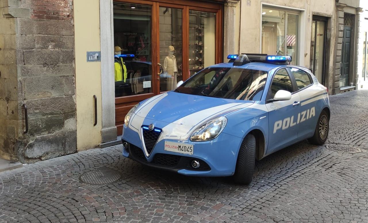 Lucca, adolescente va a scuola per gli esami di riparazione ma non torna a casa: ritrovata dopo un giorno