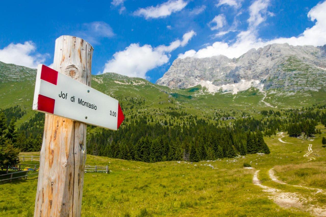 Cade nel canalone davanti agli amici durante il trekking: morto escursionista di Firenze