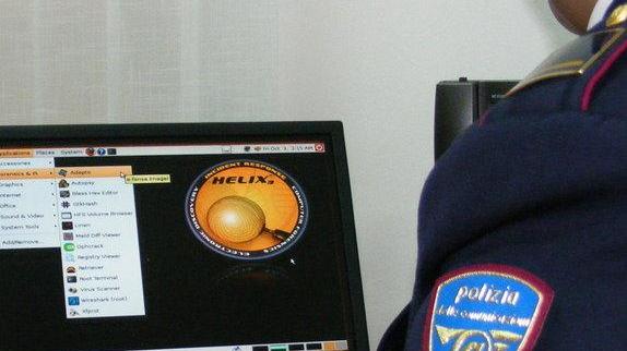 Un assegno falso per l’orologio d’oro: milanese denunciato