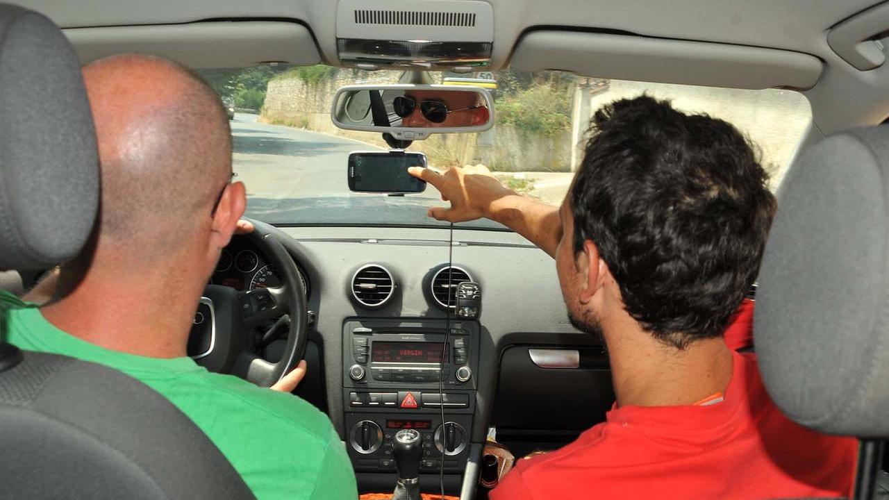 Con il car pooling si condivide un viaggio in auto
