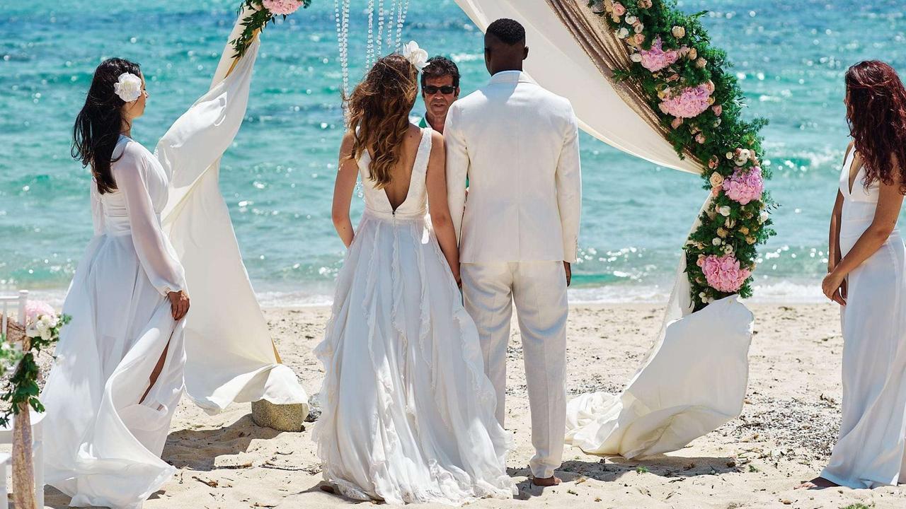 Matrimoni vip, chi ha scelto l’isola per coronare il sogno d’amore: si parte dal 1989 – Ecco sposi e invitati celebri