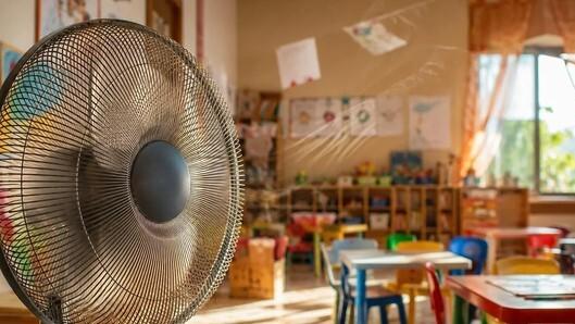 Un ventilatore in classe (foto d'archivio)