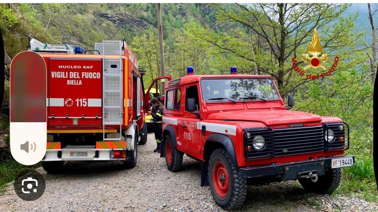 Alcuni mezzi dei vigili del fuoco (foto d'archivio)