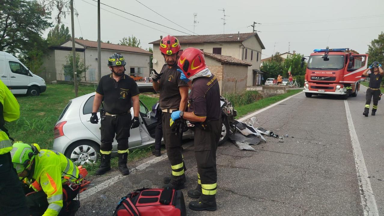 Schianto frontale a Corporeno: gravi due donne