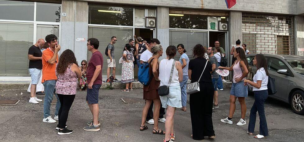 Ata: ottocento precari in attesa a Modena, tra speranza, sacrifici e incertezze