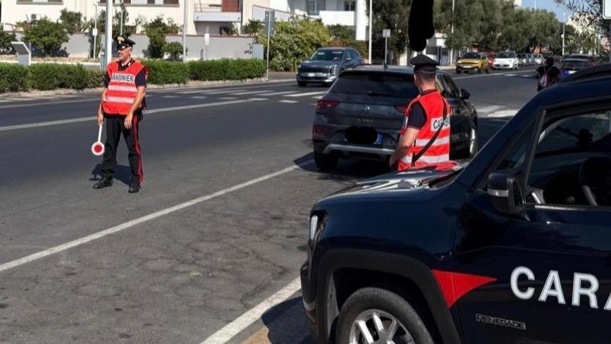 Due auto rubate e abbandonate nelle campagne: doppio ritrovamento dei carabinieri