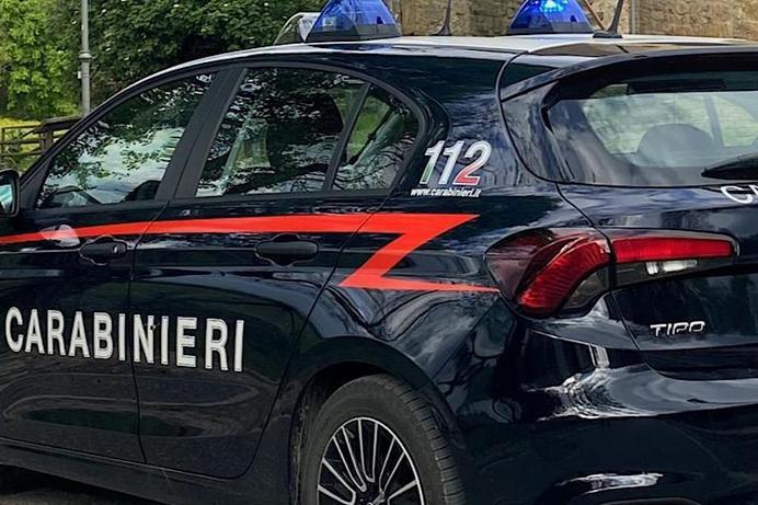 Una pattuglia dei carabinieri (foto d'archivio)
