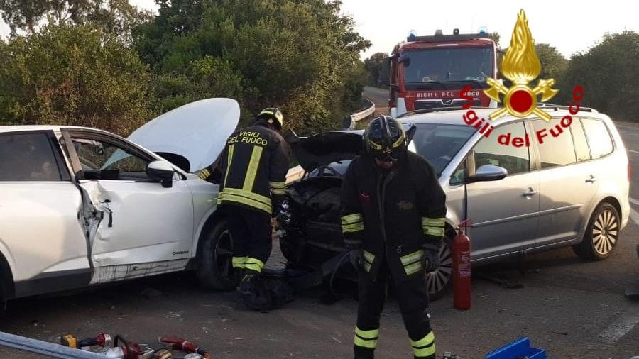 Scontro fra due auto all’incrocio della provinciale: un ferito