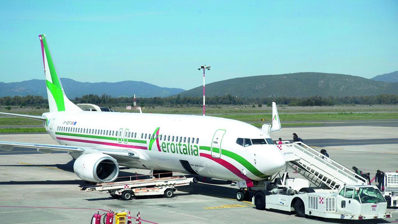 Prigionieri in Sardegna, i voli sono sold out e la continuità va ko