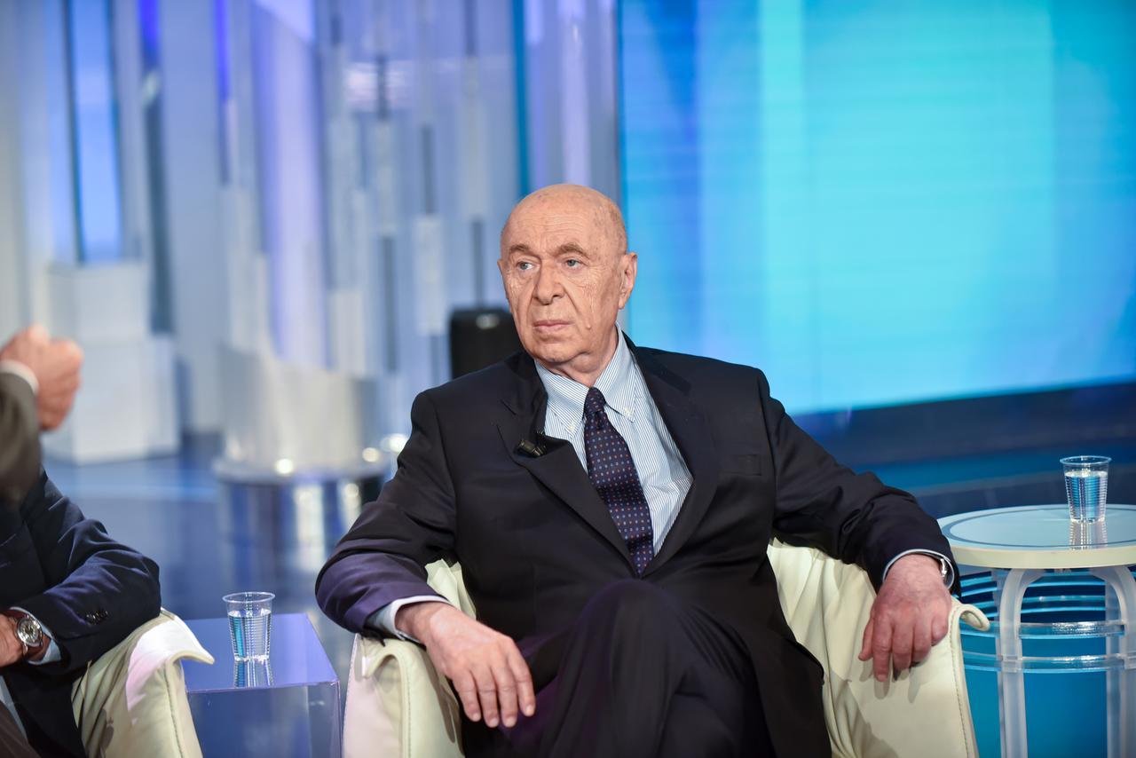 Paolo Mieli ad Alghero con “Il grande inganno”: «Viviamo un presente di guerre senza intravederne la fine»