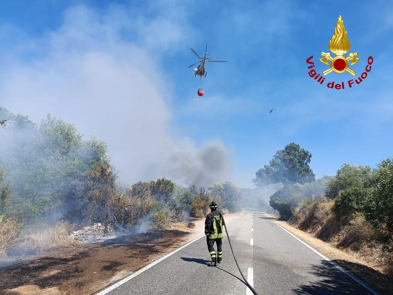 Orune, vasto incendio nelle campagne: minacciate diverse case