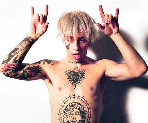 
	Il rapper Rocco Modello, in arte Chiello

