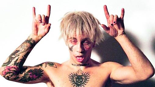 Il rapper Rocco Modello, in arte Chiello