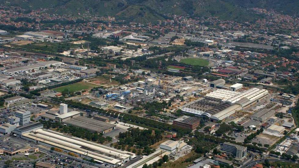 Una veduta aerea della zona industriale (foto d’archivio)