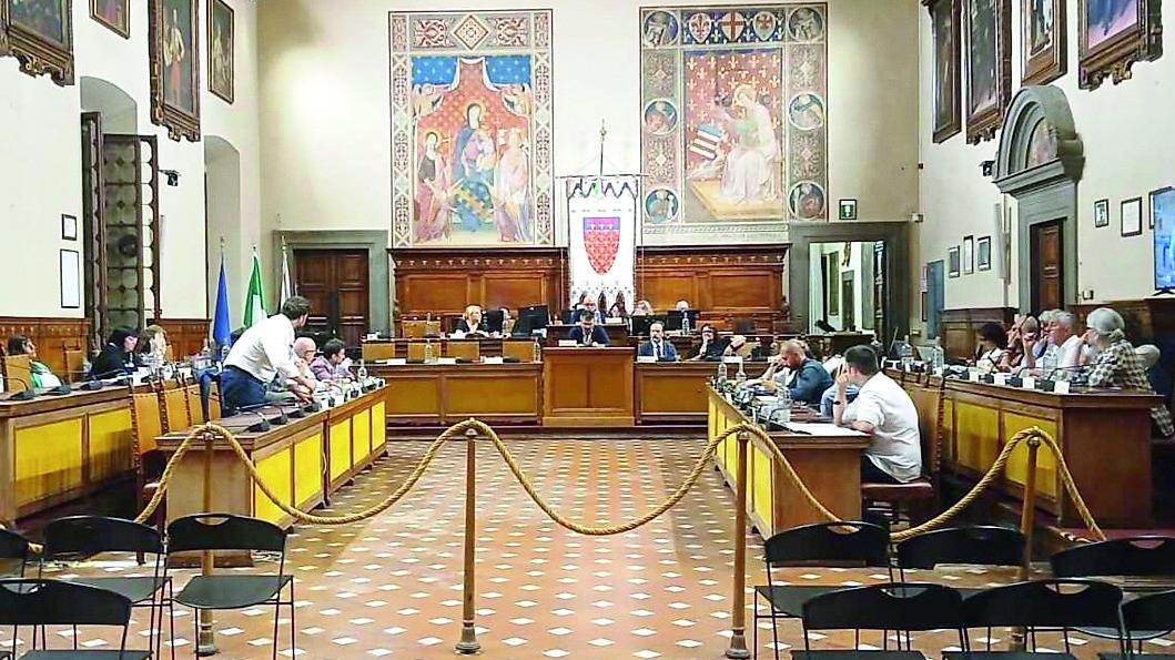Una seduta del Consiglio comunale di Prato