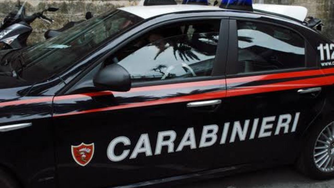 
	Sul posto i carabinieri (Foto di repertorio)

