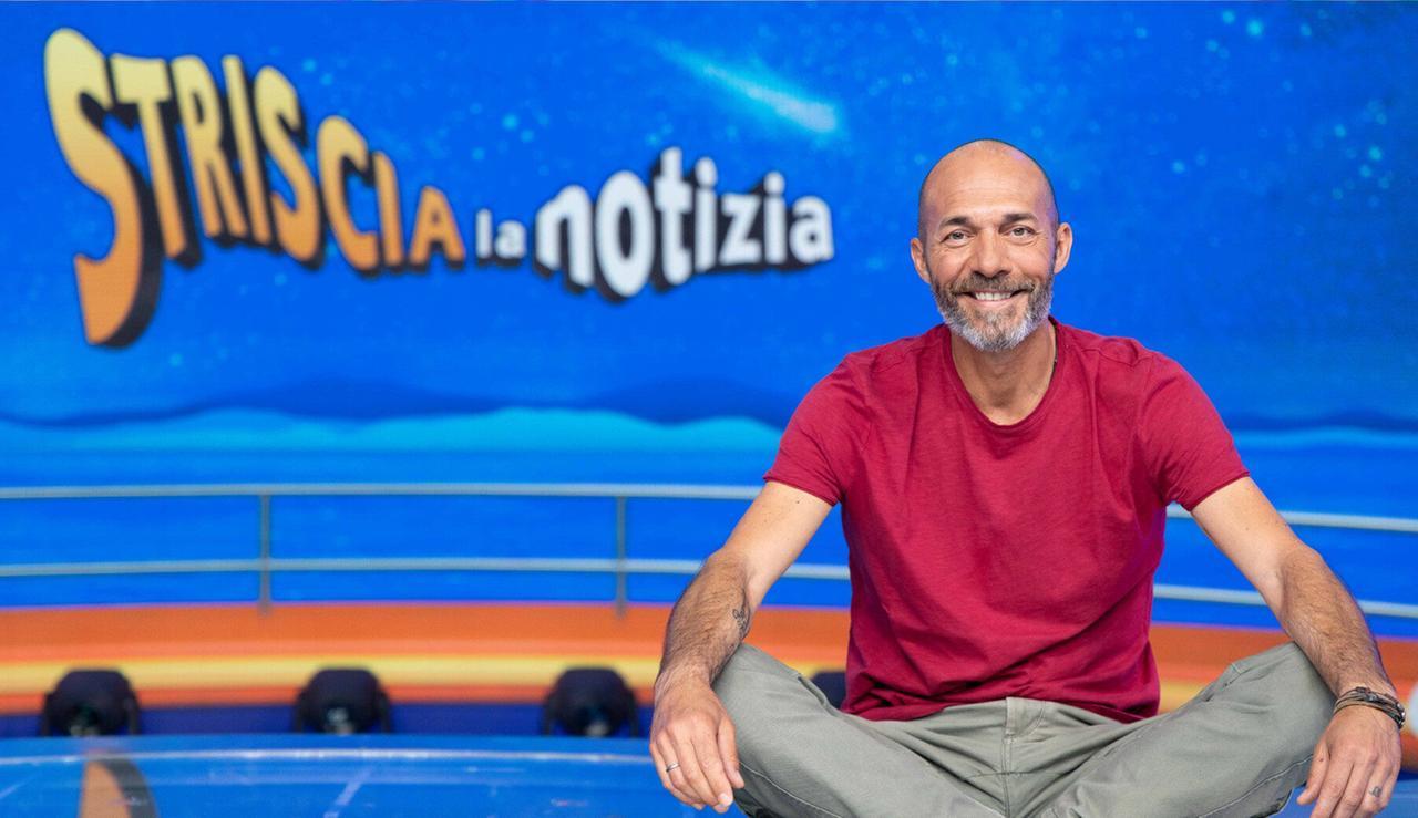 Sconosciuto entra in casa di Max Laudadio, l’inviato di Striscia aggredito e ferito