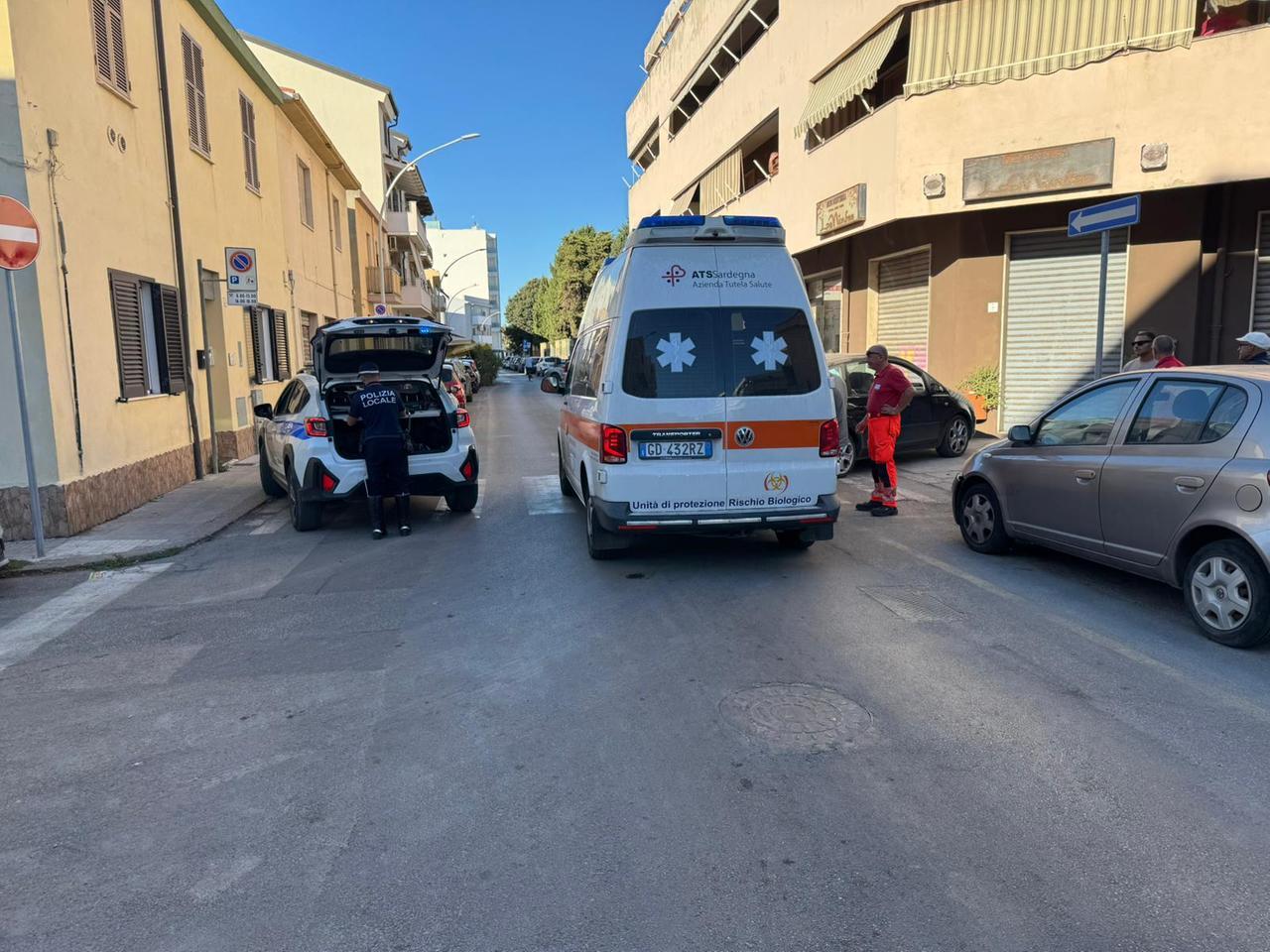 Alghero, attraversa sulle strisce e viene investita da un’auto: donna finisce in ospedale